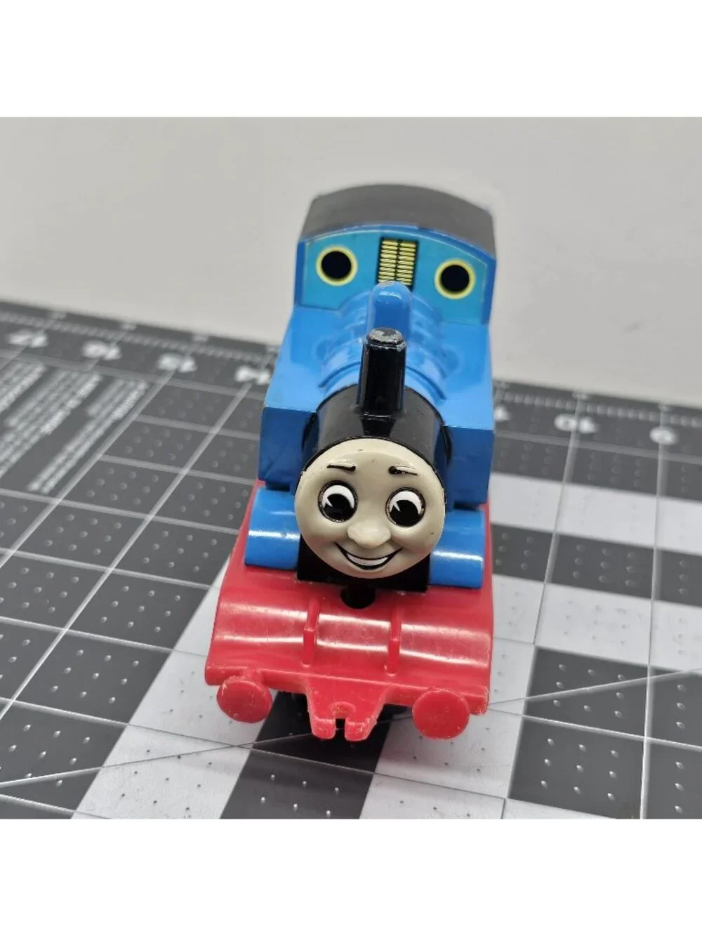 1985 Vtg. ERTL Large Push Along Thomas the Tank Engine Die Cast *Blue & Red